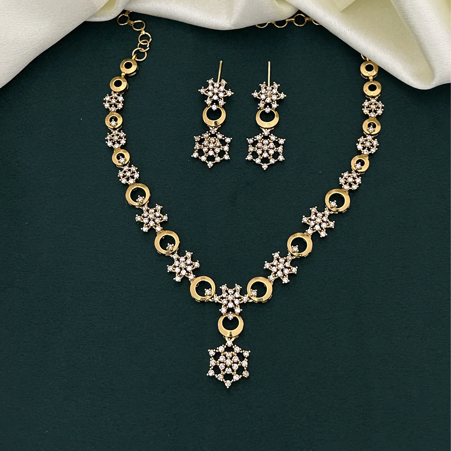 Geometric Floral American Diamond Necklace Set