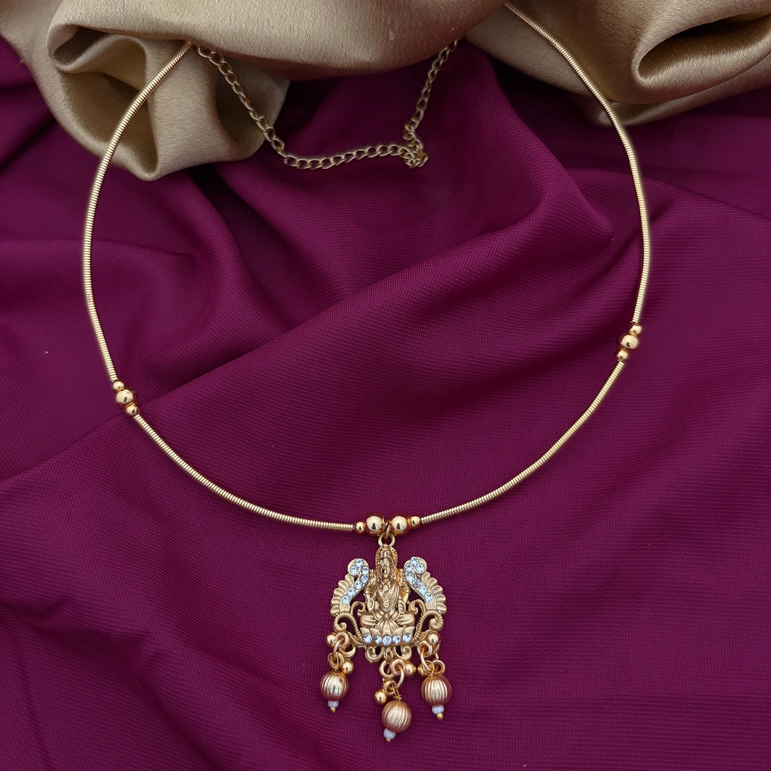 Gold Plated Ganesha Pendant Hasli Chain Necklace for Women