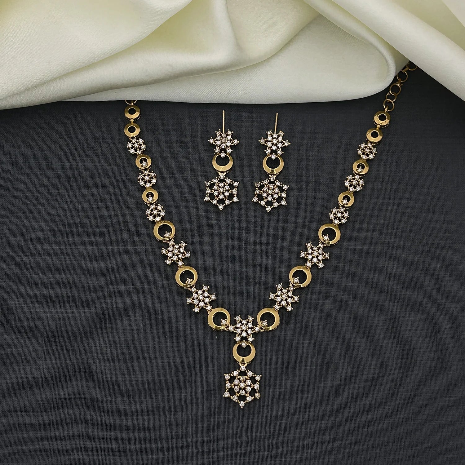Geometric Floral American Diamond Necklace Set