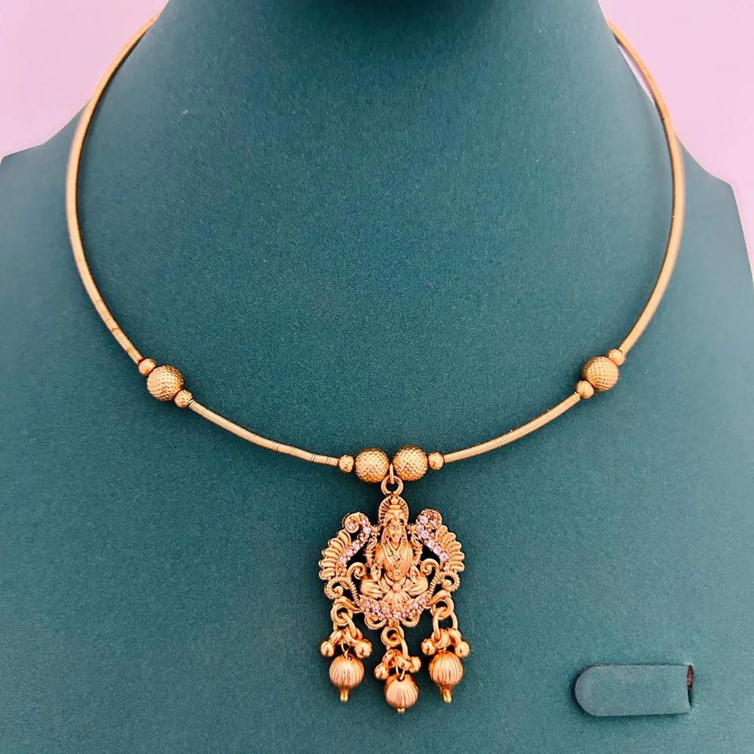 Gold Plated Ganesha Pendant Hasli Chain Necklace for Women
