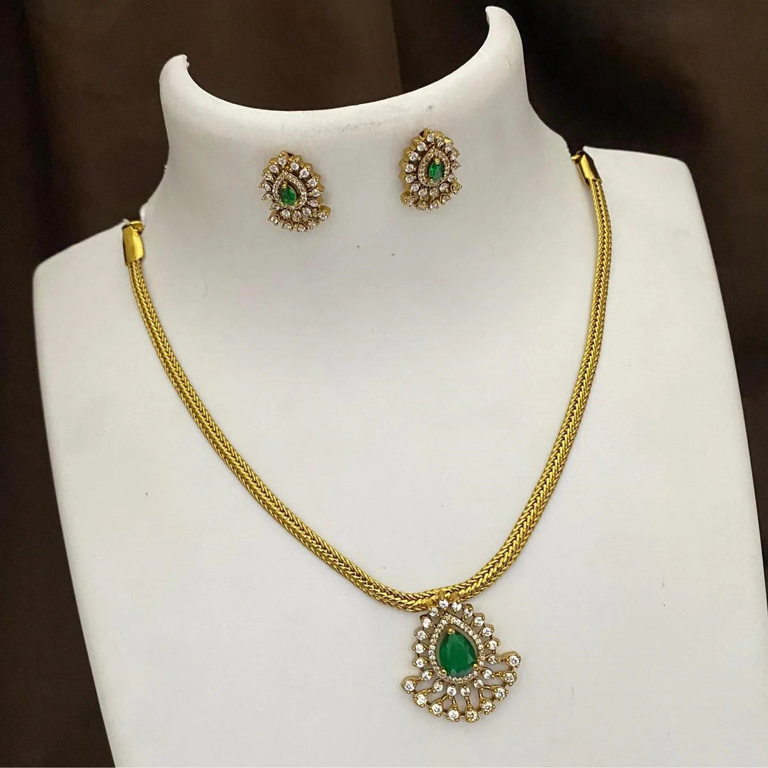 Emerald AD Gold Plated Choker Set with Pendant