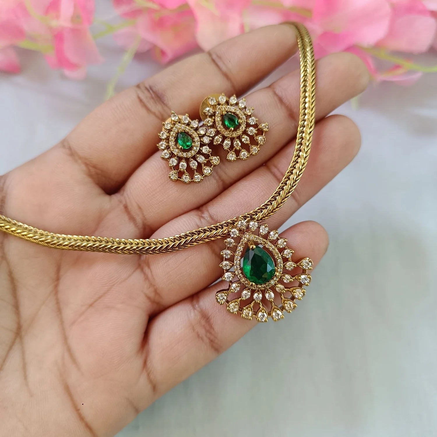 Emerald AD Gold Plated Choker Set with Pendant
