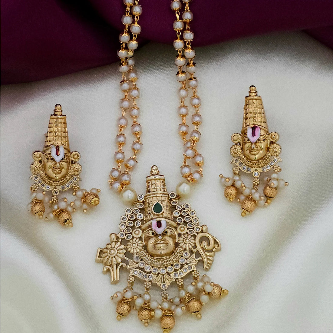 Temple Lakshmi Pearl Pendant Necklace Set