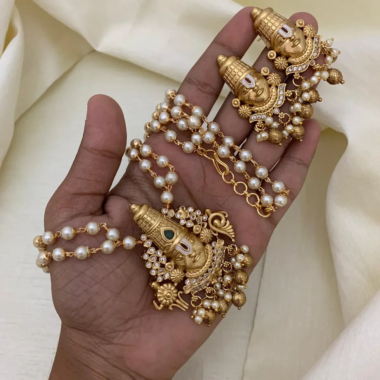 Temple Lakshmi Pearl Pendant Necklace Set