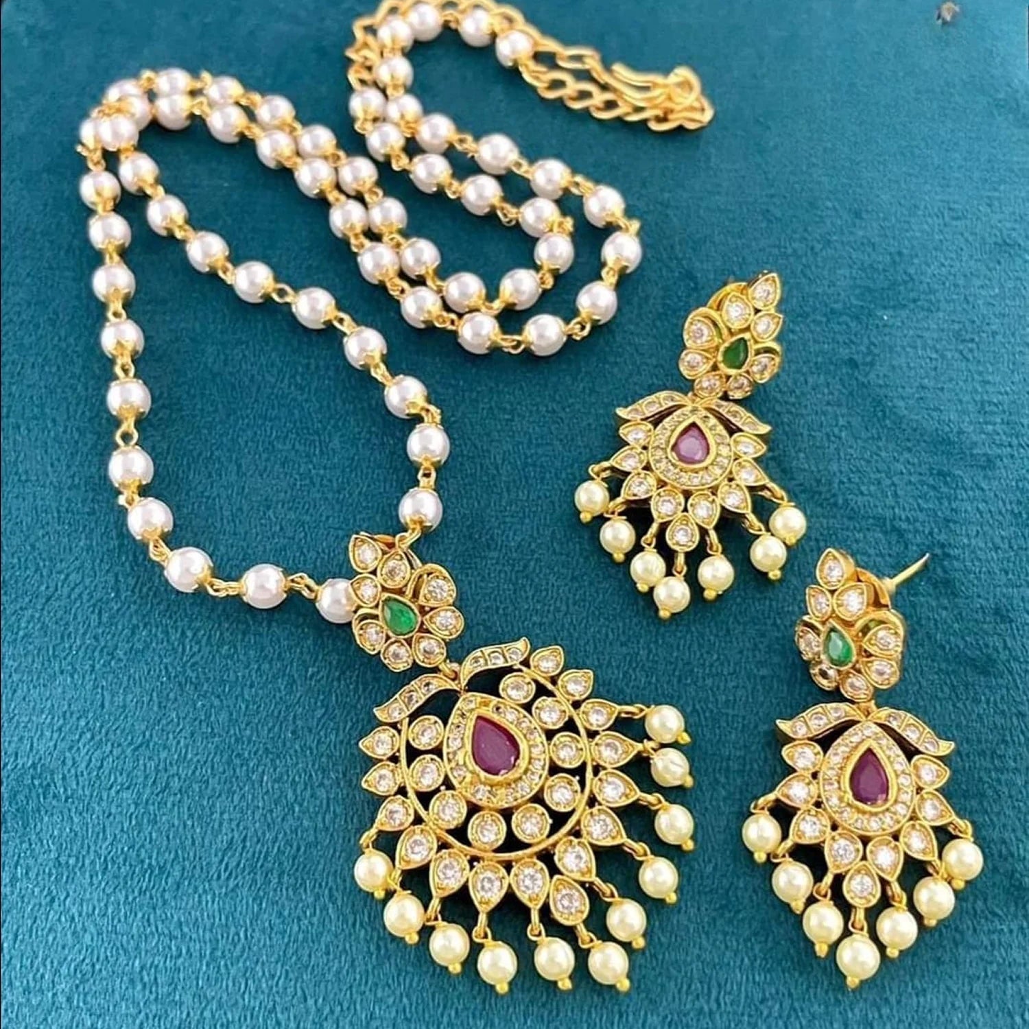 Pearl Kundan Gold Plated Pendant Necklace Set