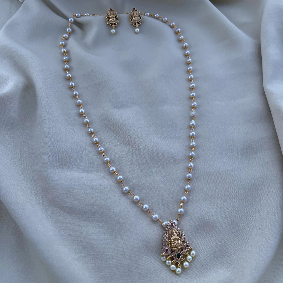 Lakshmi Pearl Pendant Necklace Set for Women
