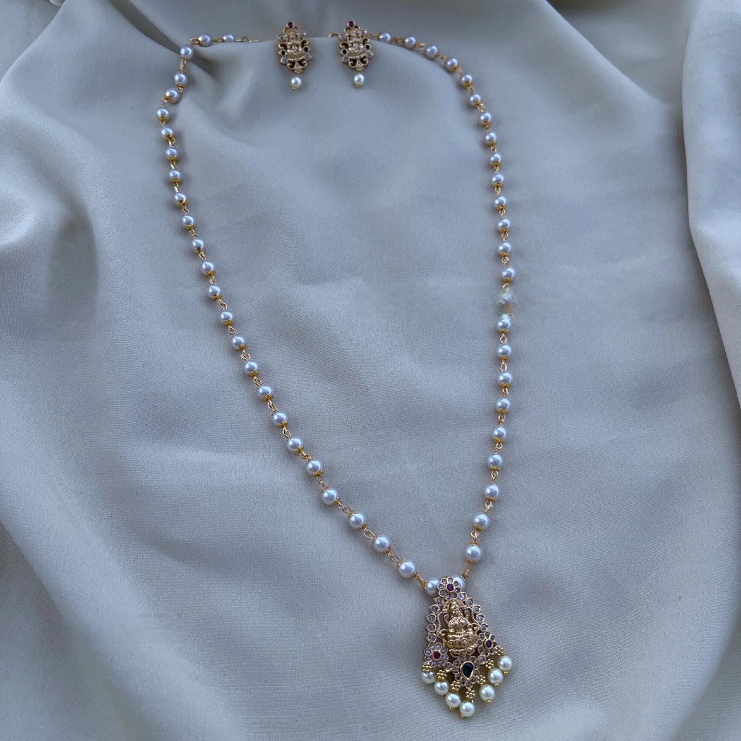 Lakshmi Pearl Pendant Necklace Set for Women